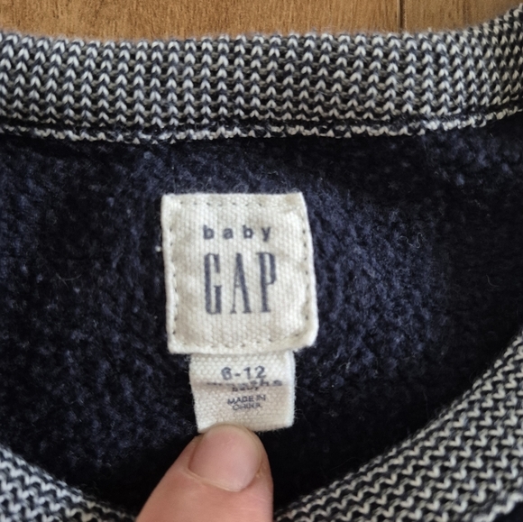 Gap Boy's Navy Sweater With Multicolor Anchor – Size 6–12 Months - Picture 3 of 3